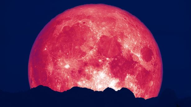 Strawberry Supermoon 2022 over Spain